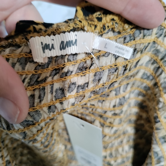 Mi Ami animal print balloon sleeve top size large NWT - Picture 3 of 5